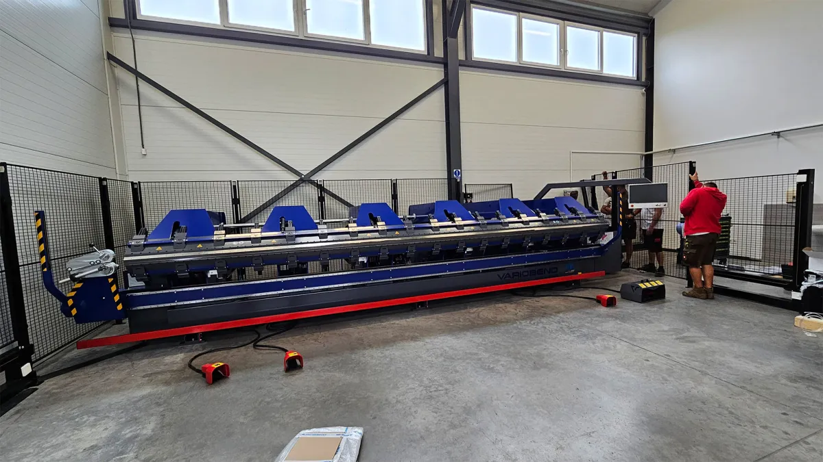 Naše nové CNC obojstranné zariadenie VARIOBEND